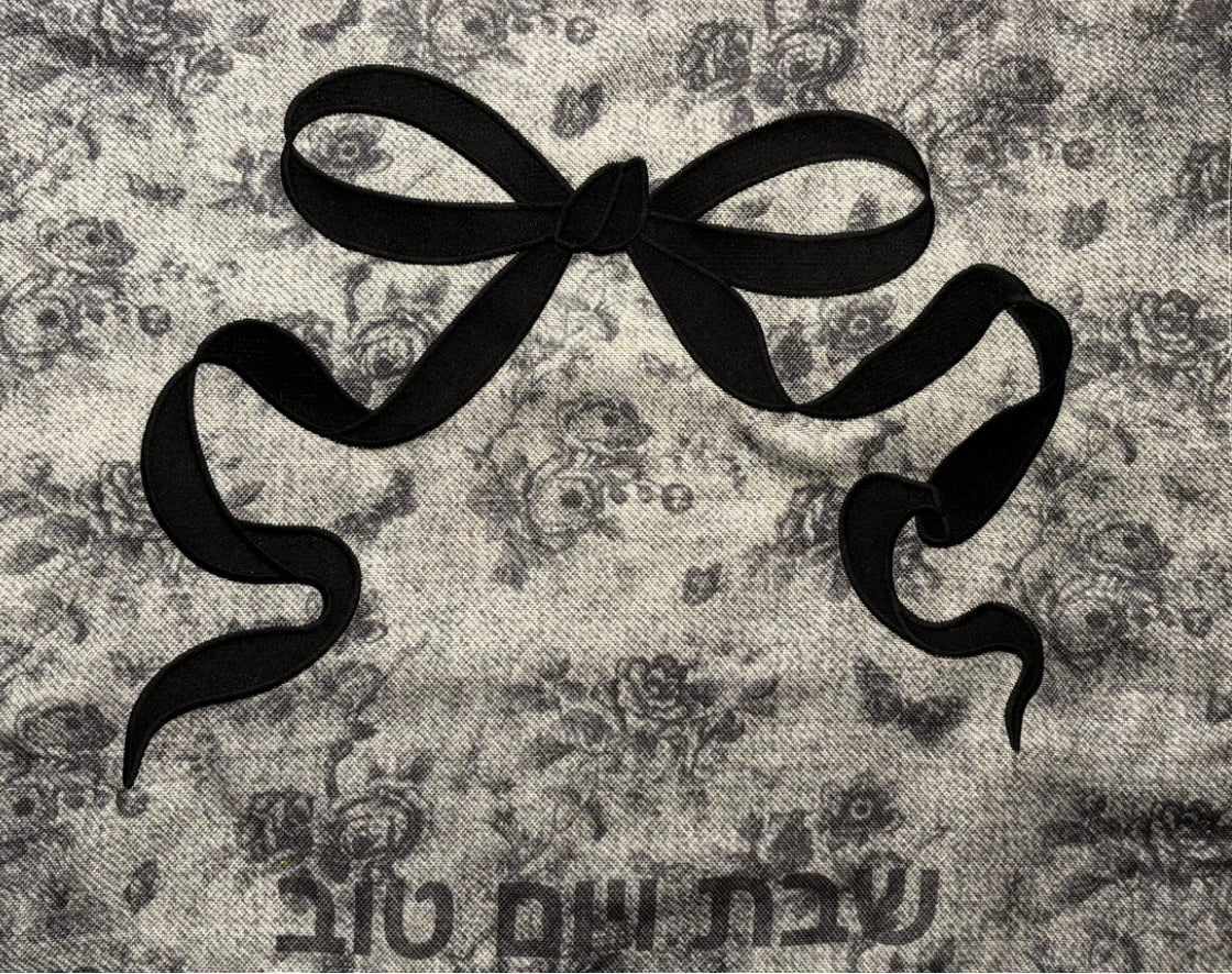 Floral Toile w/ Bow Challah Cover