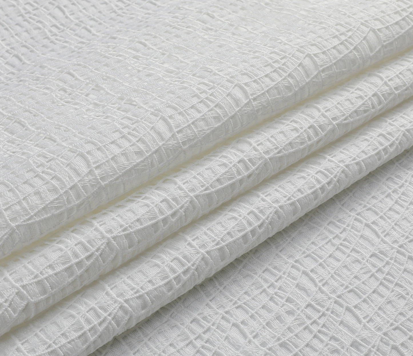 Latice White Lined Tablecloth