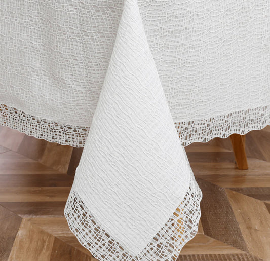 Latice White Lined Tablecloth