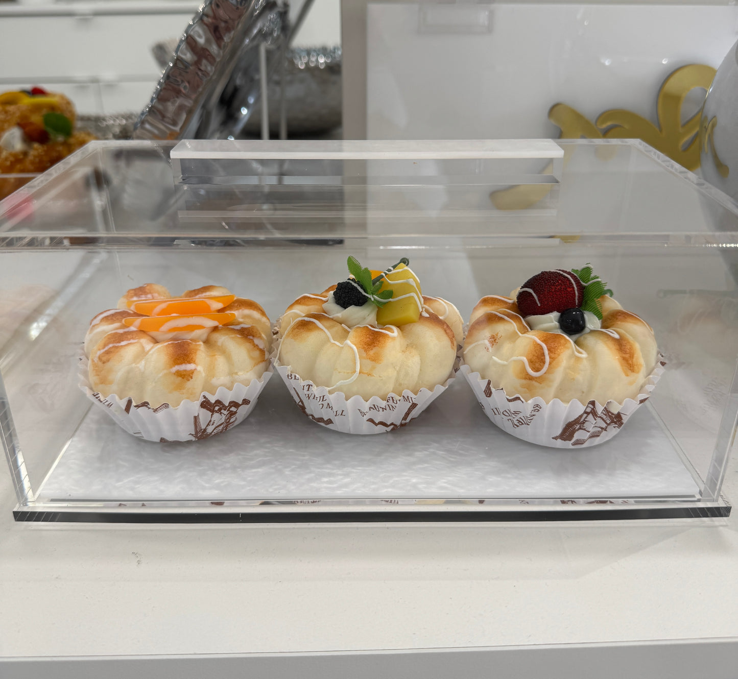 Pearlized Rectangular Cake Dome