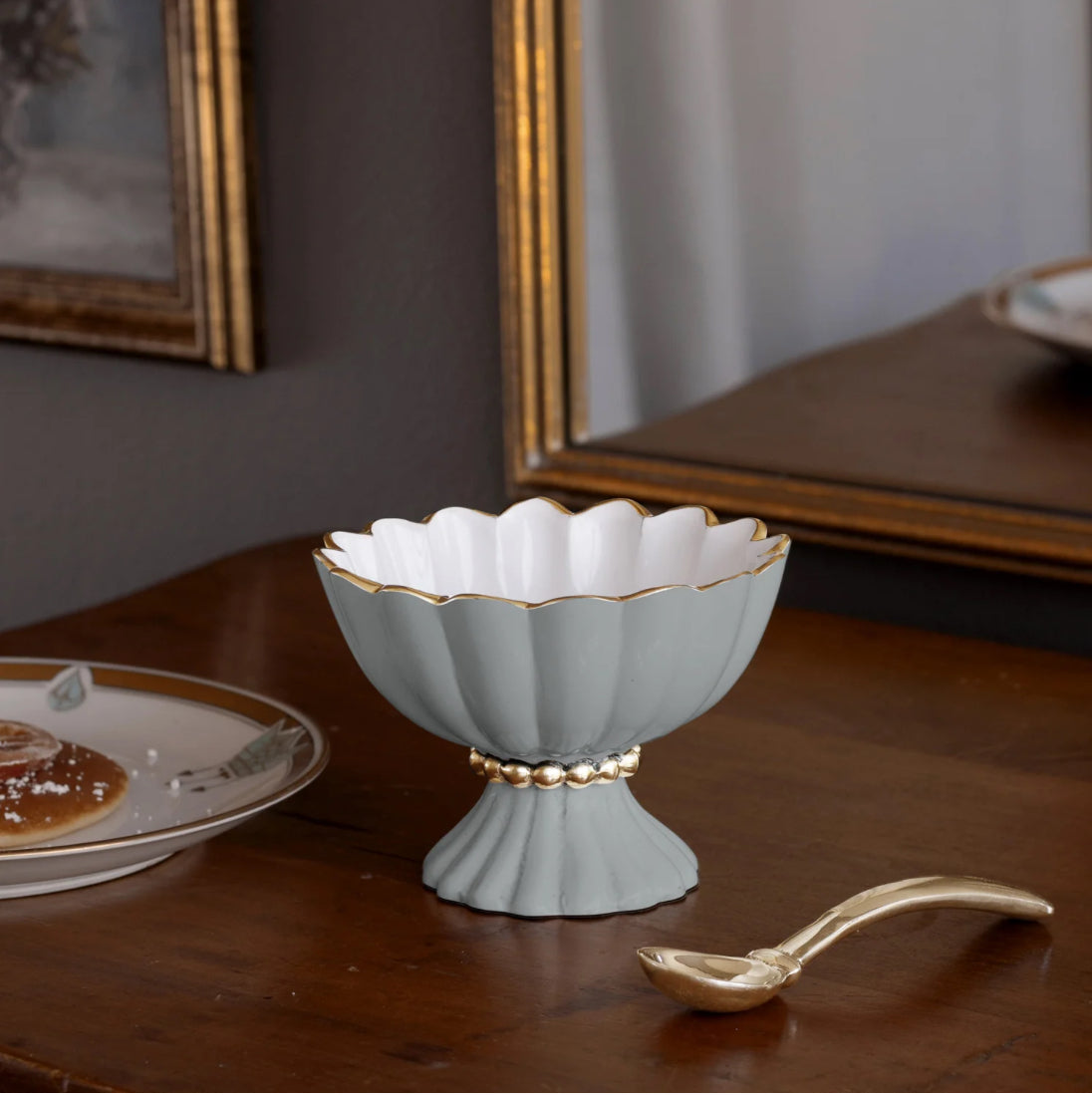BB Vienna pedestal dish w/ spoon