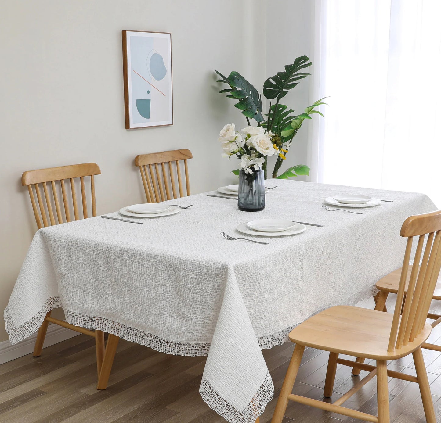 Latice White Lined Tablecloth