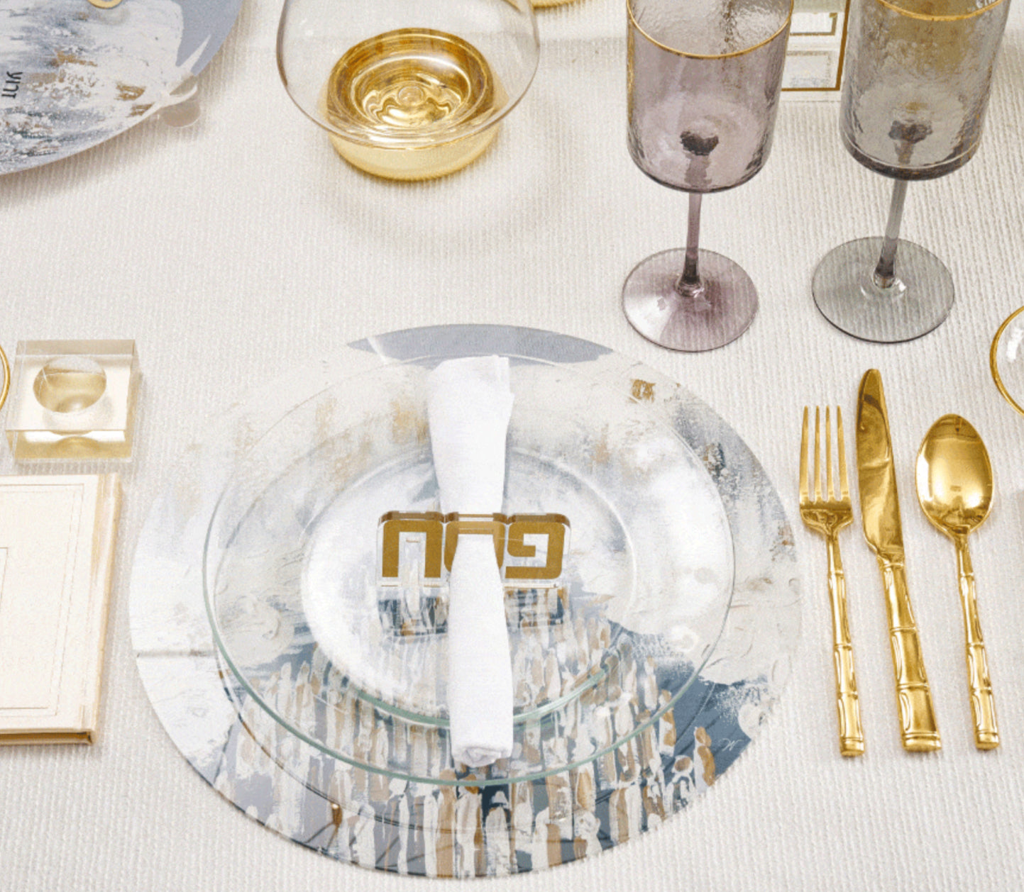 Splitting of Sea Acrylic Chargers set of 4