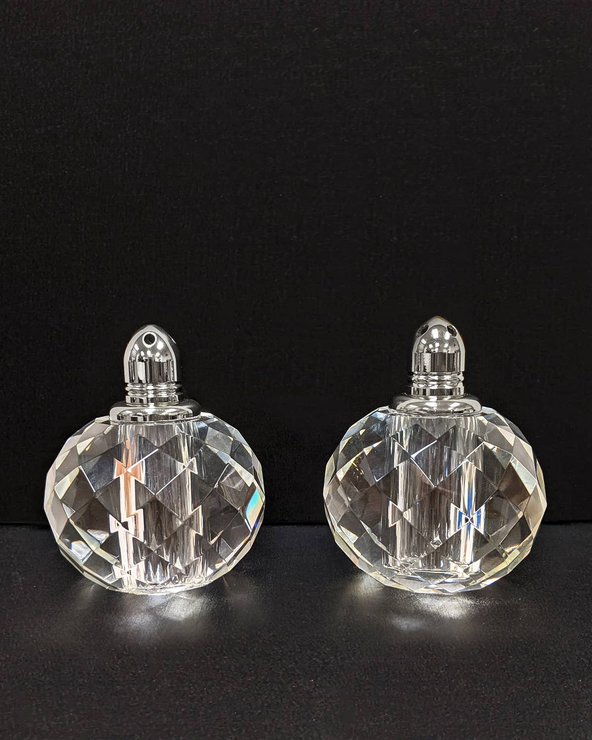 Crystal Salt and pepper shakers - Round shaped