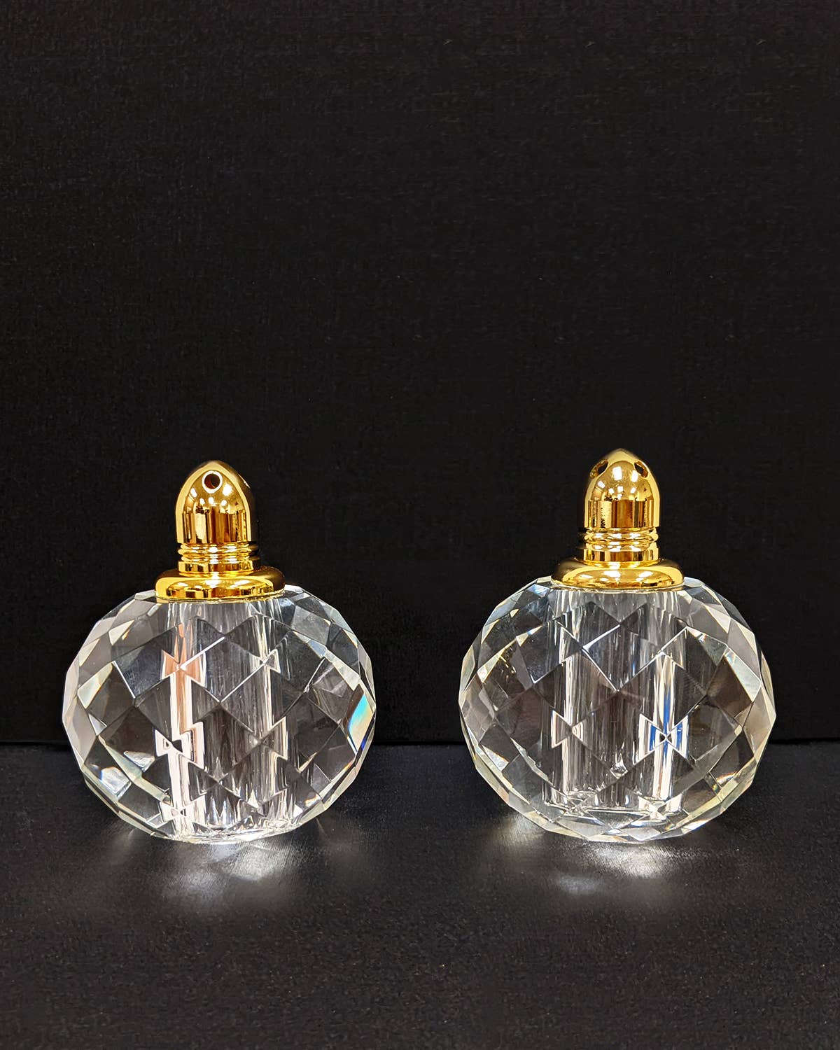 Crystal Salt and pepper shakers - Round shaped