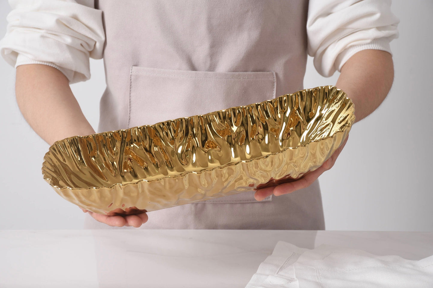 Deep oval Server