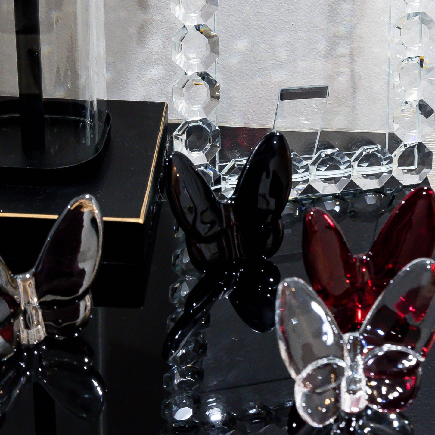 Lè Mariposa Exclusive Crystal Butterfly Home Decor in Black