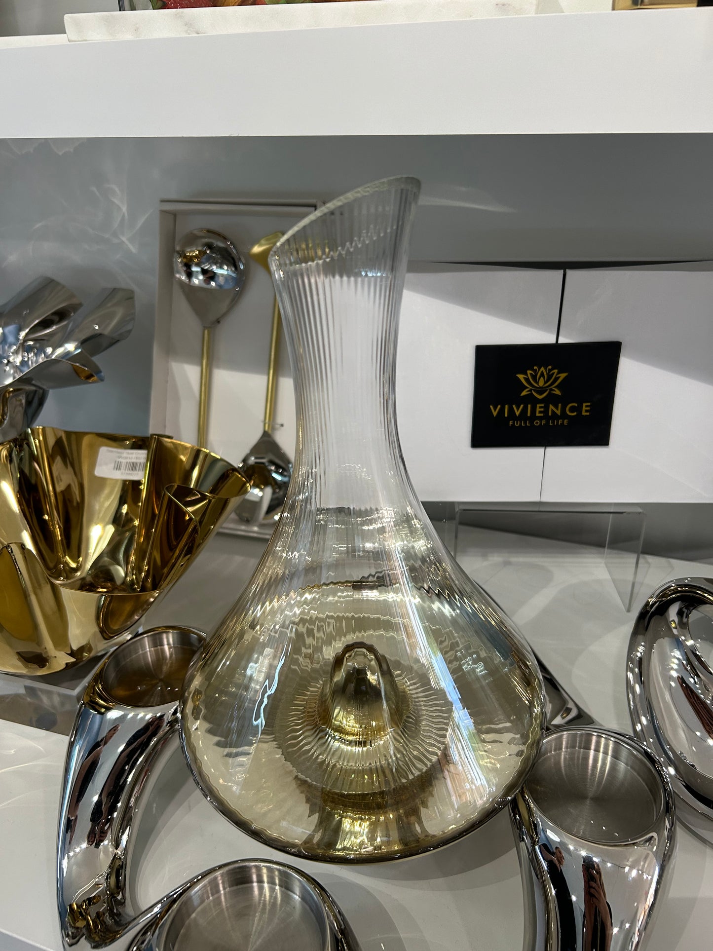 Unique Wine decanter with finger pour dimple