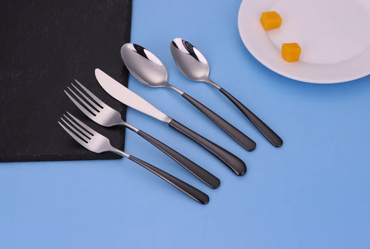 20 Pc Silver Flatware with Black Handle Set of 4