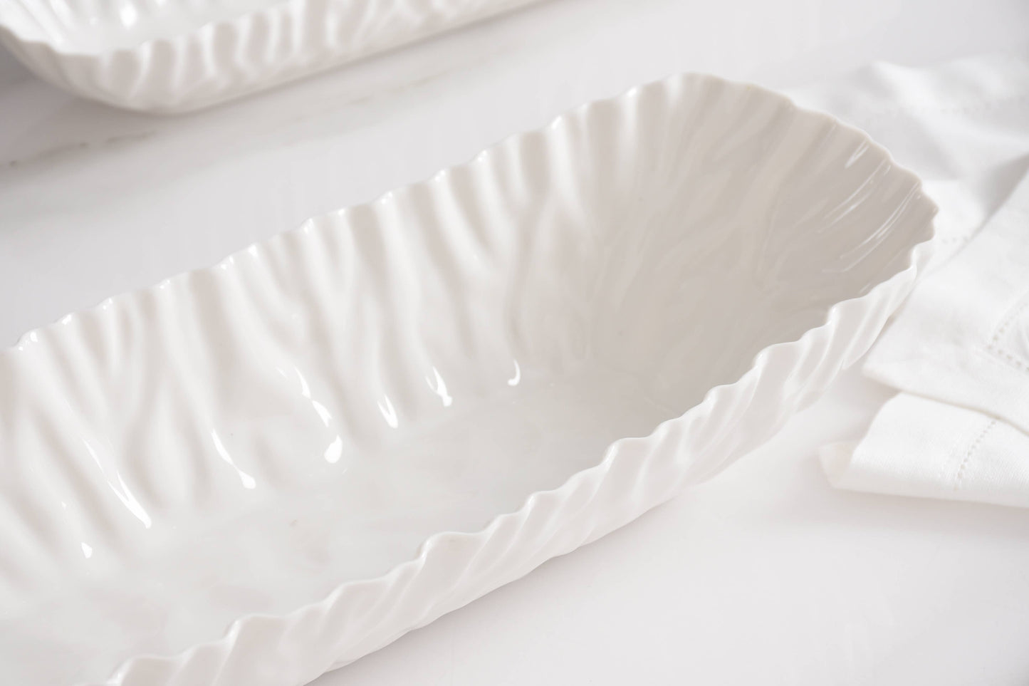 Deep oval Server